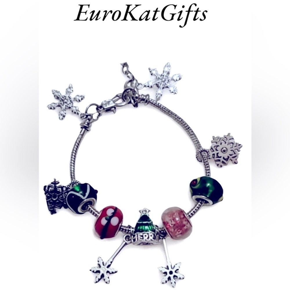 CUTE Snowflake Charm Bracelet Silver Red Green Euro Beads NEW Handmade